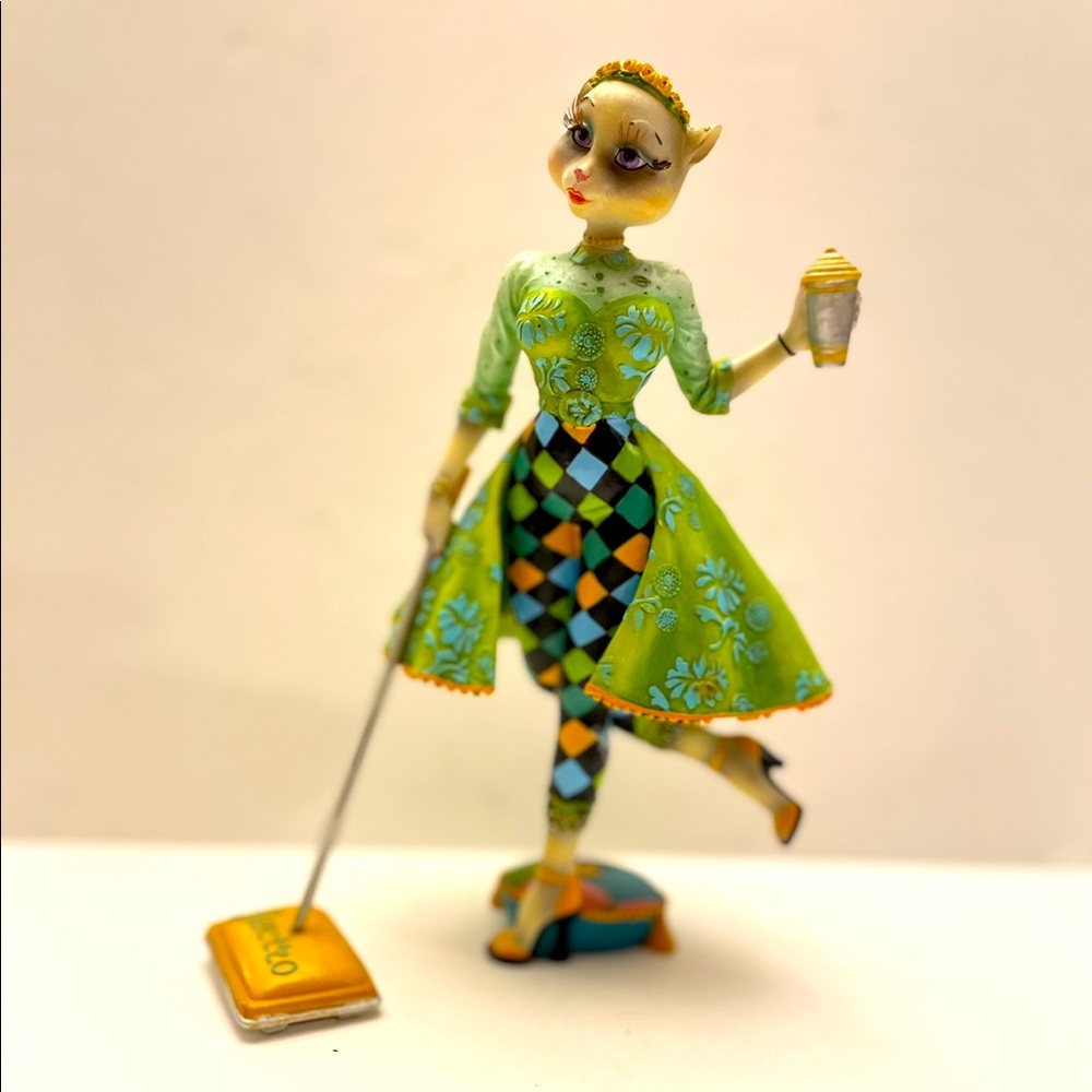 Margaret Le Van Kitty “Lushus Retro” electric vac
